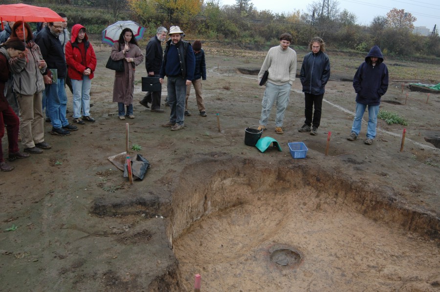 Na archeologických výzkumech pořádáme odborné komise...