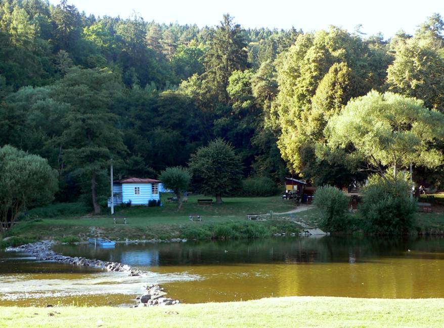 Pohled na plovárnu od hotelu Kormorán