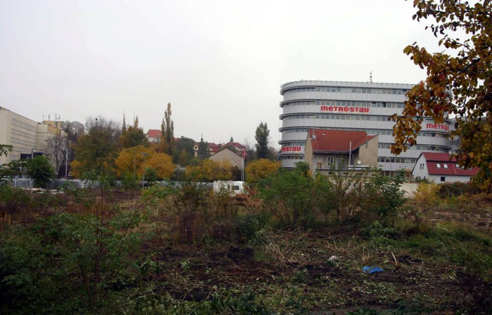 03-Celkový pohled na plochu výzkumu od jihu.