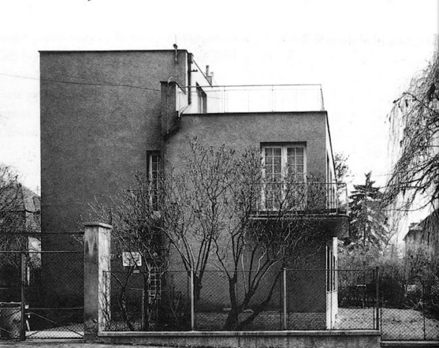 Historické foto vily Reinerových čp. 672 v ulici Nad Olšinami...