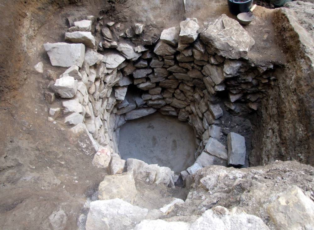 Obr. 6: Torzo studny z 15. století.