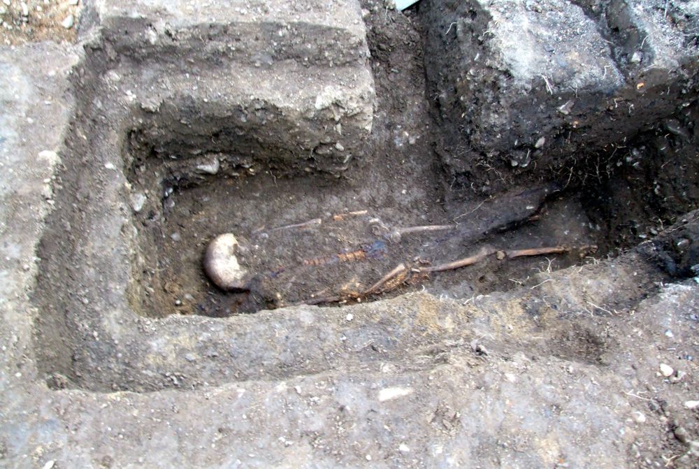 Obr. 7: Raně středověký kostrový pohřeb.
